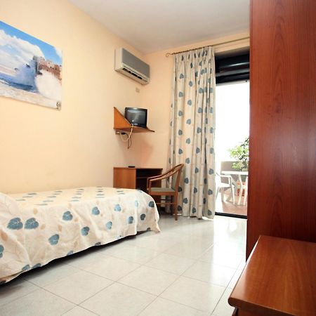 Hotel Cristal Μπάρι Εξωτερικό φωτογραφία